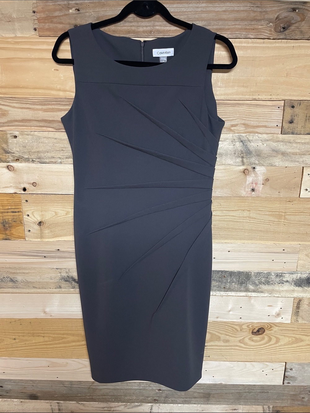 Calvin Klein size 8 Gray Ruched Wrap Sleeveless Strechy Soft Sheath Midi Dress